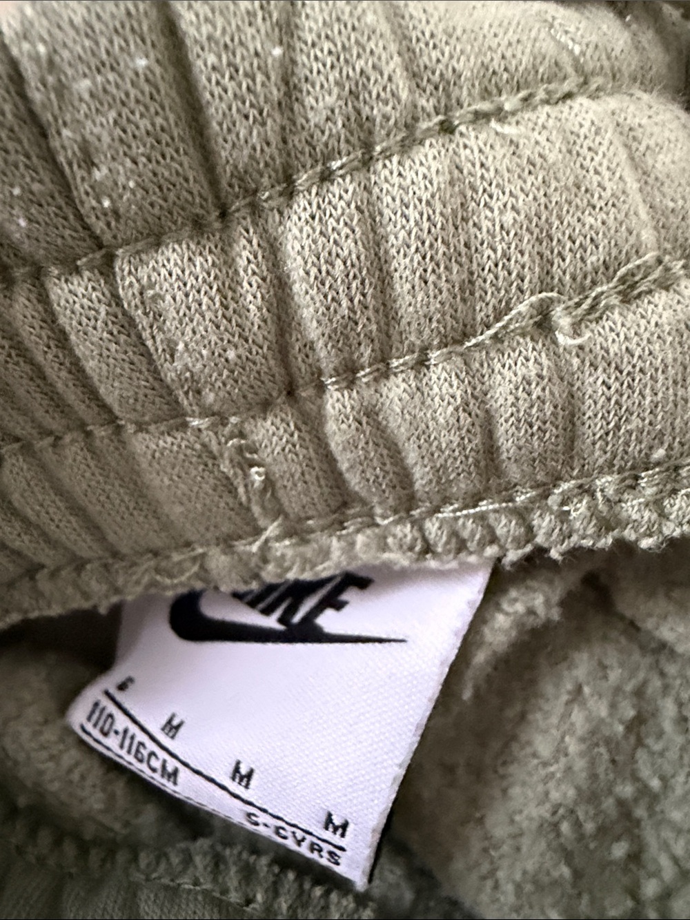 Nike | (6) Kids Olive Green Hoodie & Jogger Set - Picture 5 of 6